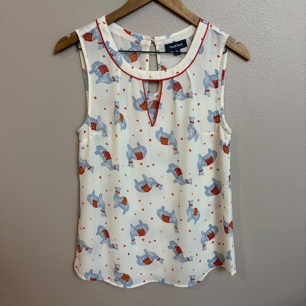 ModCloth Sleeveless Blouse Size M Llama Alpaca Print Retro Whimsical Keyhole Top - Picture 1 of 8